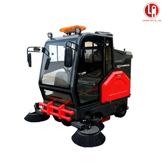 Xe quét rác ngồi lái Kumisai KMS - S240